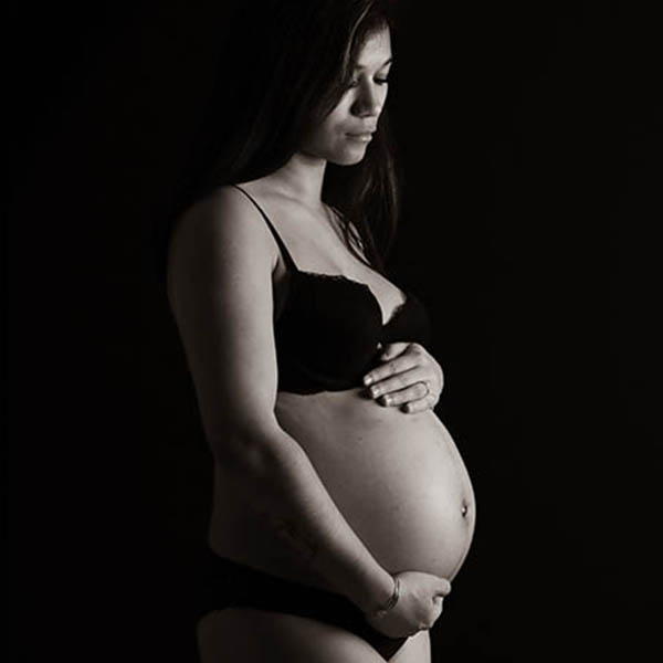 Shooting grossesse avec Athénaïs