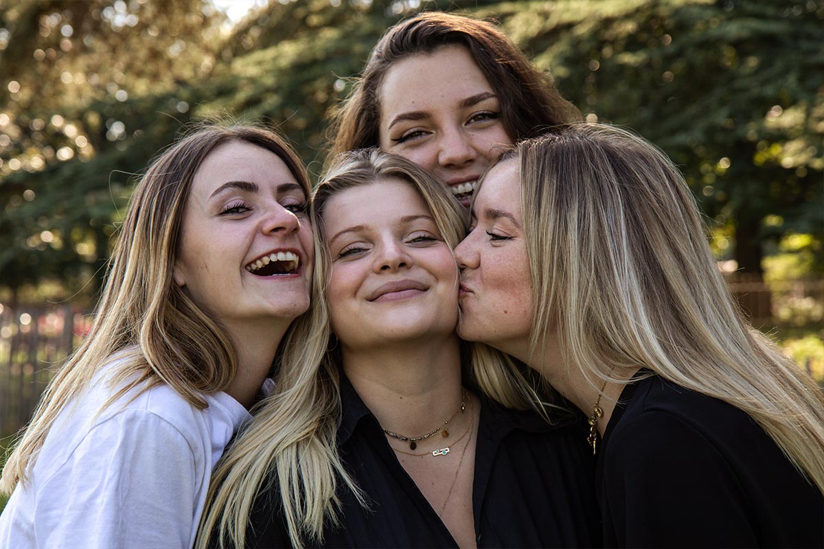 Portrait d'un groupe de 4 amies