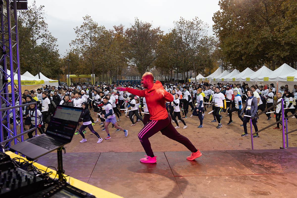 Echauffement des participants à une course dans Lyon