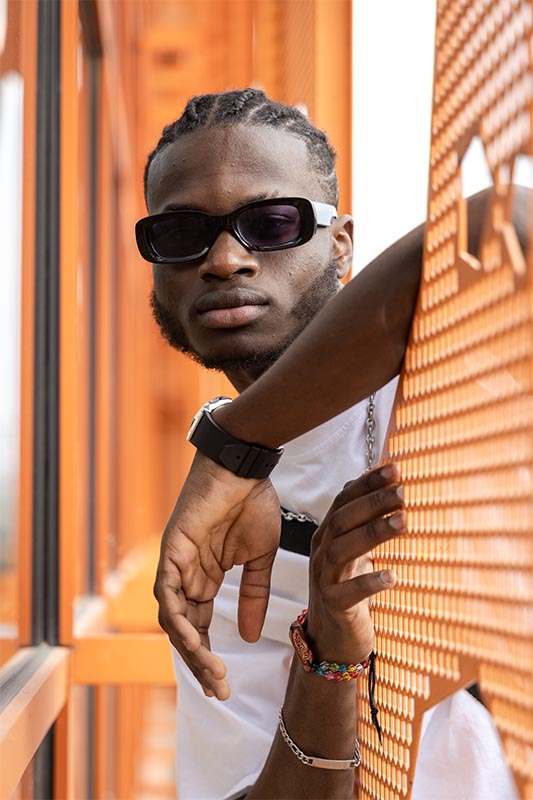 Séance photo dans un quartier post-industriel