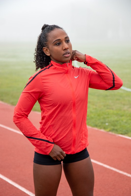 Portrait sportive Justine - Tenue rouge 3